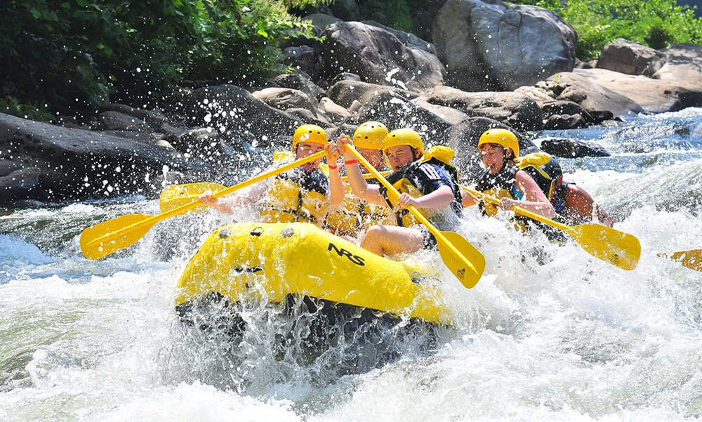 Chèo thuyền vượt thác White Rafting